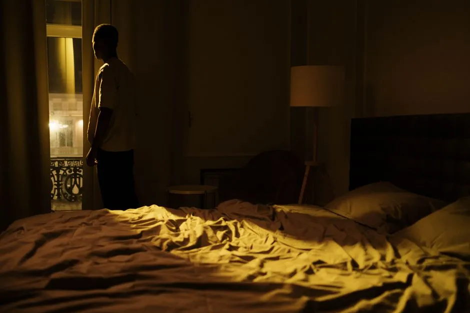 How to Make a Bedroom Darker and Quieter